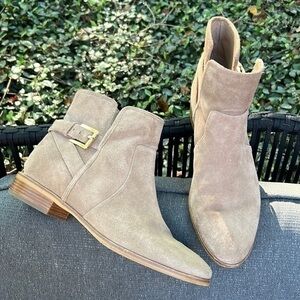 ▶️ MICHAEL KORS ◀️ SALEM BOOTIES
DARK KHAKI SUEDE